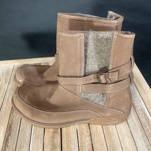 Chaco felt lined cold weather boots